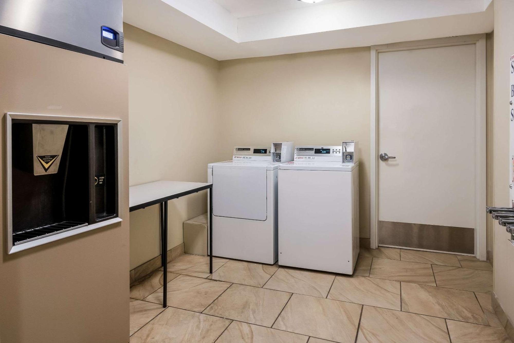 Country Inn & Suites By Radisson, Grandville-Grand Rapids West, Mi Экстерьер фото